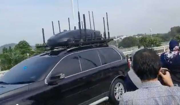 What is that car with antennas at the PM’s office?