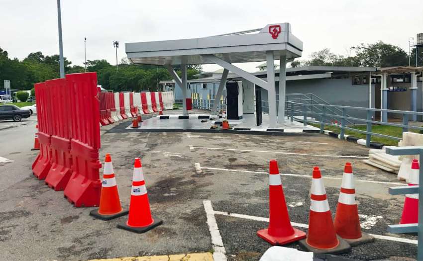 TNB Electron stand-alone 180 kW DC charger seen under construction at the Ayer Keroh northbound R&R 1543979