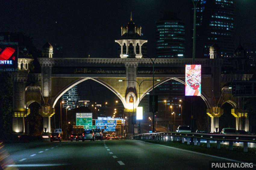 Are Malaysian digital billboards too bright at night? We measure their brightness to see if they are legal Image #1562008