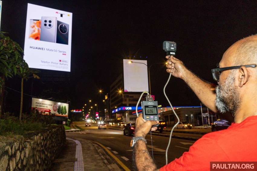 Are Malaysian digital billboards too bright at night? We measure their brightness to see if they are legal Image #1562011