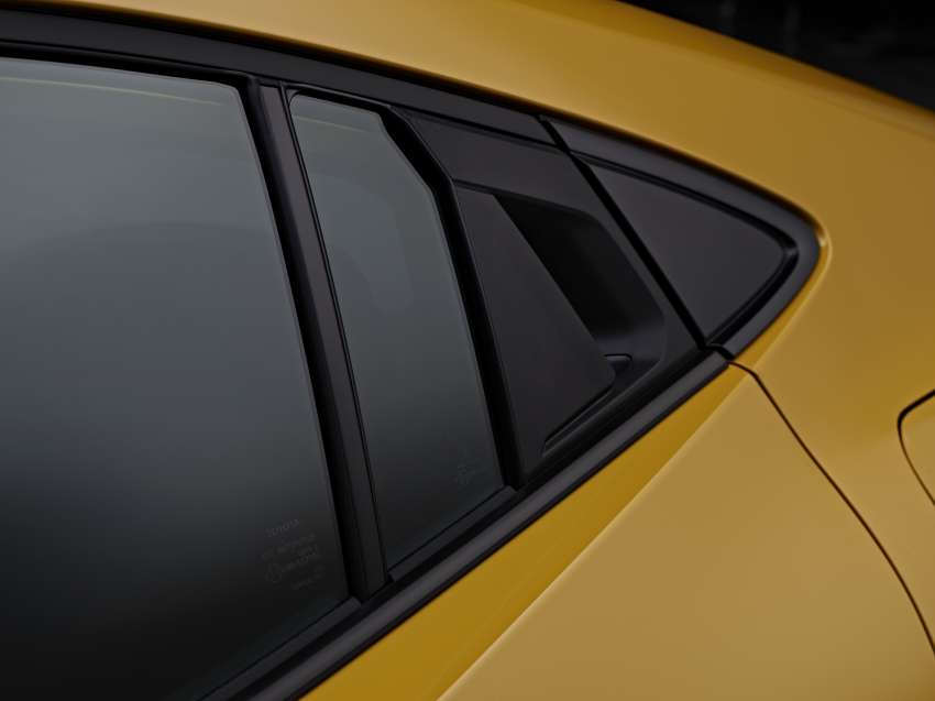 2023 Toyota Prius PHEV details – 69 km EV range, 13.6 kWh battery, solar roof returns 8 km range per day 1552929
