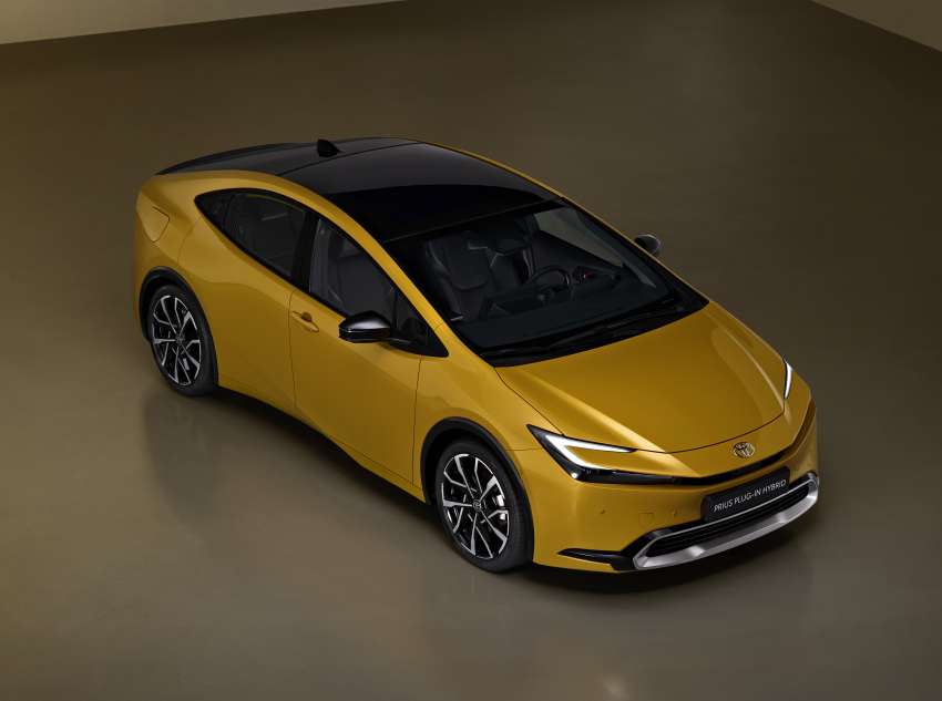 2023 Toyota Prius PHEV details – 69 km EV range, 13.6 kWh battery, solar roof returns 8 km range per day 1552966