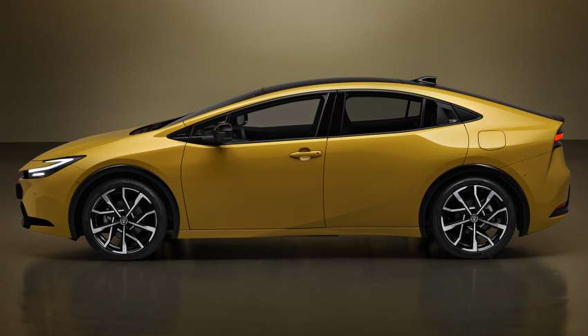 2023 Toyota Prius PHEV details – 69 km EV range, 13.6 kWh battery, solar roof returns 8 km range per day 1552969