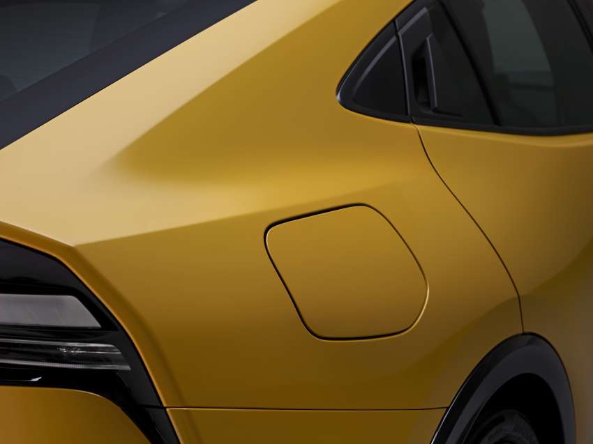 2023 Toyota Prius PHEV details – 69 km EV range, 13.6 kWh battery, solar roof returns 8 km range per day 1552932