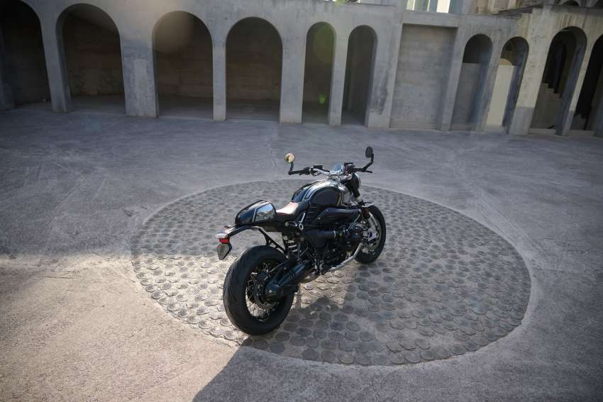 BMW Motorrad presents R nineT Roadster and R18 Cruiser 100 years Anniversary Edition, 1,923 made 1558549