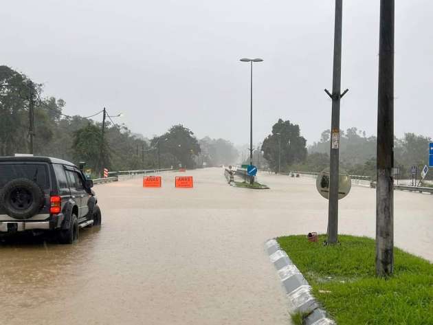 13 laluan utama Kuala Terengganu-Kota Bharu ditutup kepada lalu lintas disebabkan bencana banjir – JKR