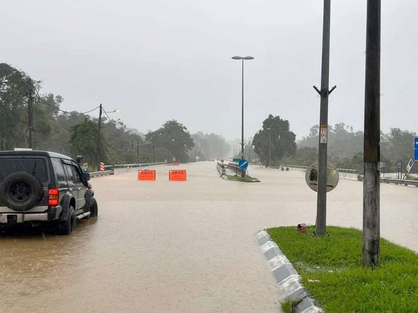 13 laluan utama Kuala Terengganu-Kota Bharu ditutup kepada lalu lintas disebabkan bencana banjir – JKR 1558401
