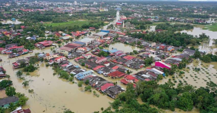 Prime minister Anwar Ibrahim says RM2 billion could be saved by re-evaluating flood mitigation projects 1559378