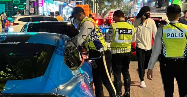 La police réprime le stationnement illégal dans la ville de KL