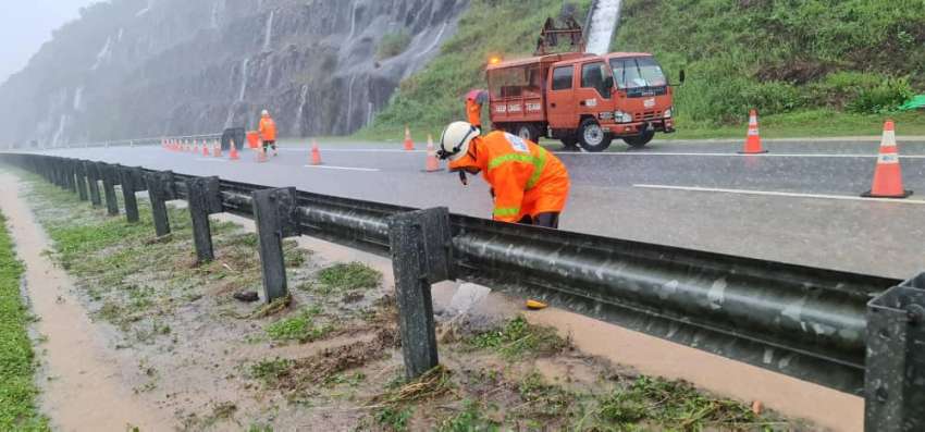 LPT2 landslide updates – KT to Kuantan southbound fully opened, Dungun to Ajil northbound still closed 1559367