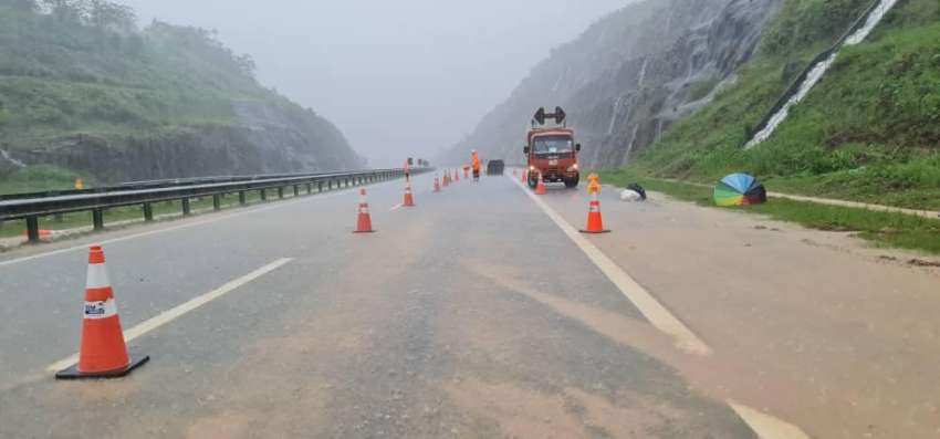 LPT2 landslide updates – KT to Kuantan southbound fully opened, Dungun to Ajil northbound still closed 1559370