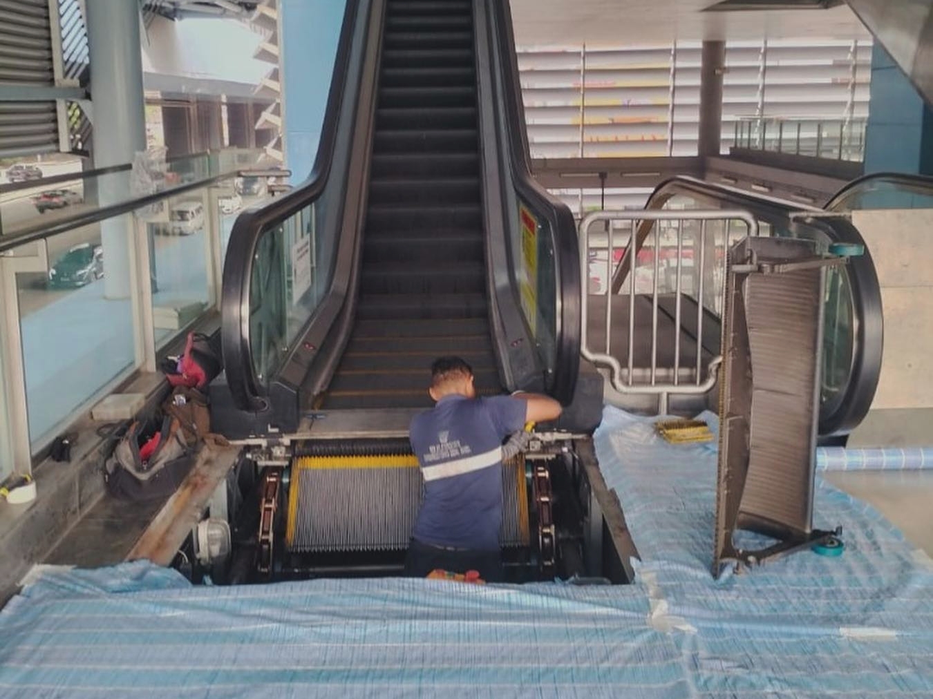 Repair MRT Escalator 1
