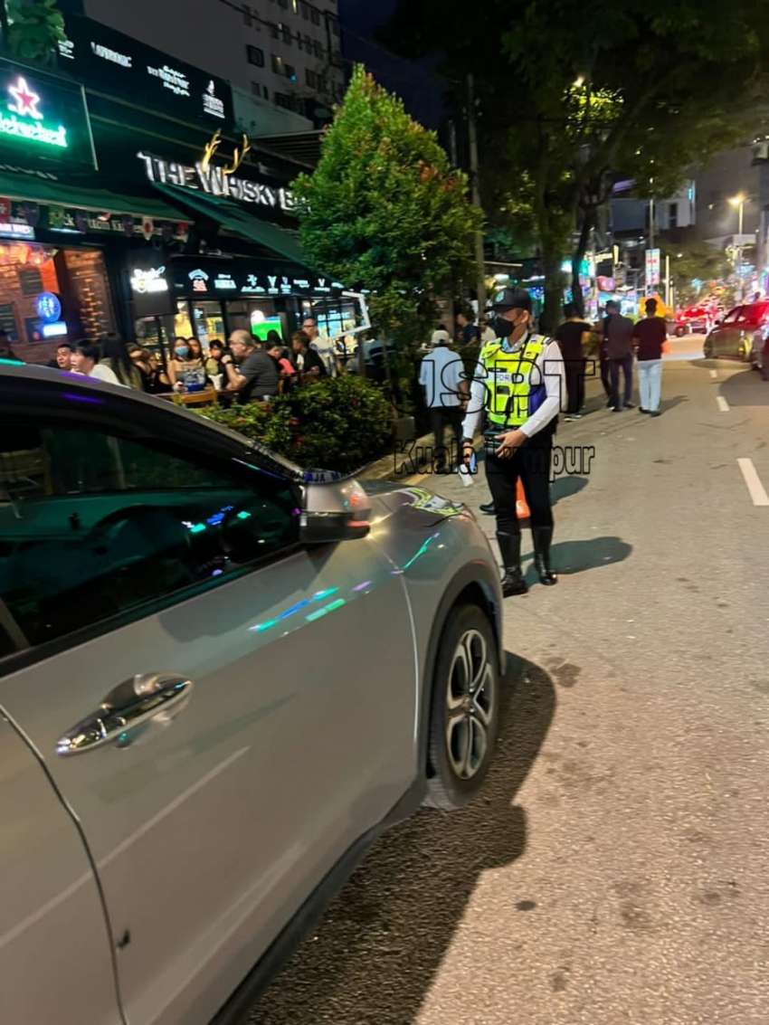 Polis buat operasi tumpu kenderaan yang parkir sesuka hati, sebabkan kesesakan di Kuala Lumpur 1552914