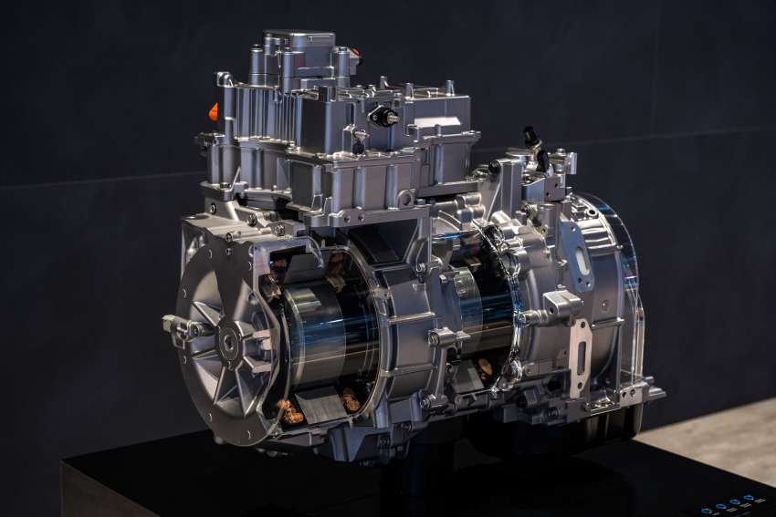 2023 Mazda MX-30 R-EV debuts – PHEV with rotary engine range extender; 85 km EV range; 50L fuel tank 1567703