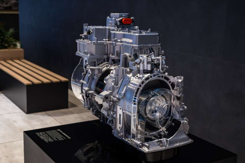 2023 Mazda MX-30 R-EV debuts – PHEV with rotary engine range extender; 85 km EV range; 50L fuel tank 1567704