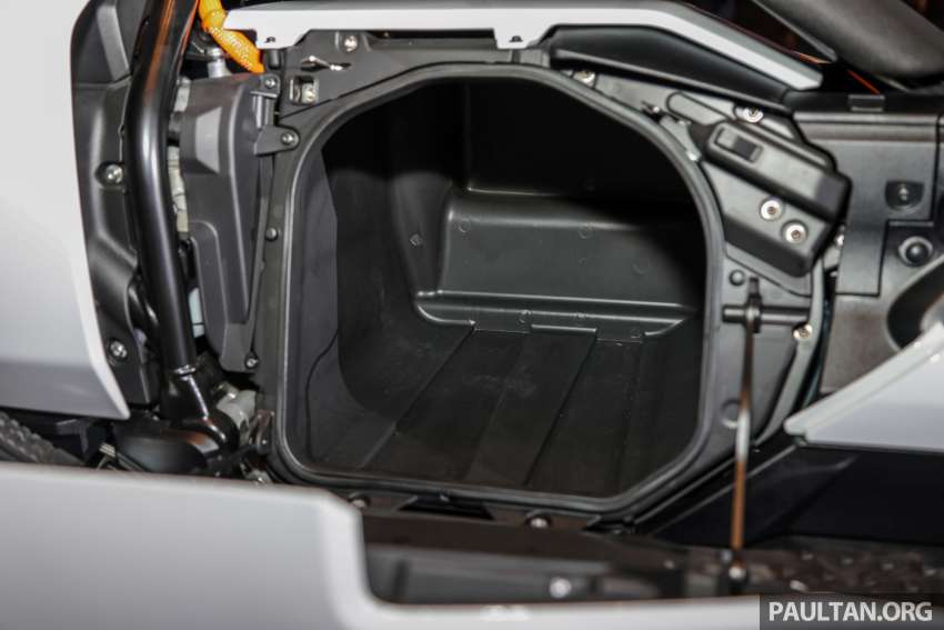 BMW CE04 ditunjuk di M’sia — bateri 8.9 kWh, jarak 130 km, 0-50 km/j 2.6 saat, anggaran harga RM60k 1565319