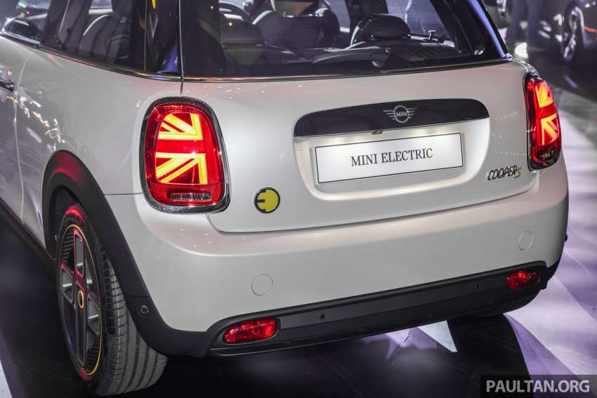 2023 MINI Electric gains panoramic sunroof, heated seats, new colour in Malaysia – EV now from RM194k Image #1564947