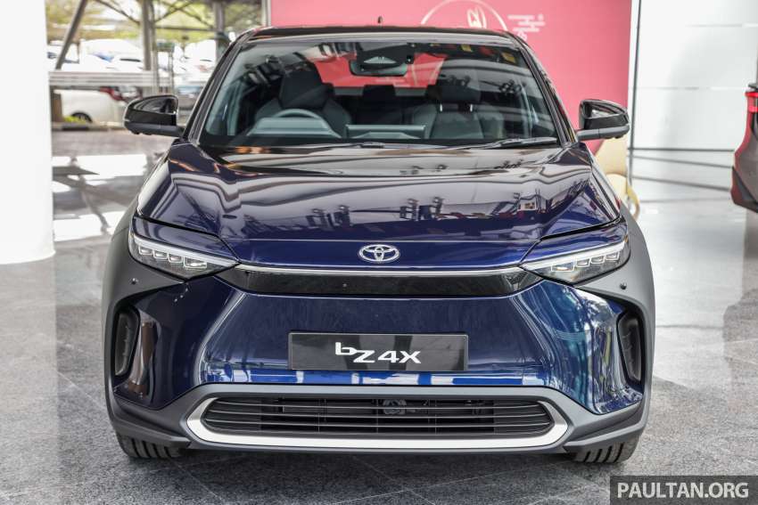 Toyota bZ4X sudah dilihat di Malaysia – bakal dilancarkan, EV dengan jarak gerak sejauh 500km Image #1563611