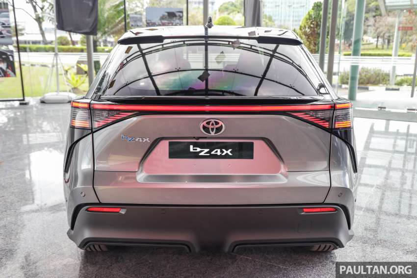 Toyota bZ4X sudah dilihat di Malaysia – bakal dilancarkan, EV dengan jarak gerak sejauh 500km Image #1563577
