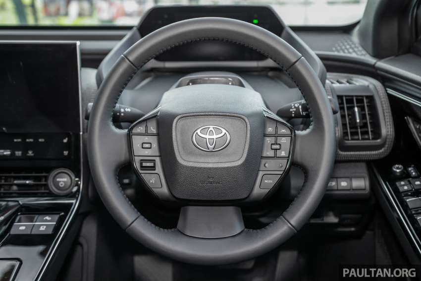Toyota bZ4X sudah dilihat di Malaysia – bakal dilancarkan, EV dengan jarak gerak sejauh 500km Image #1563616