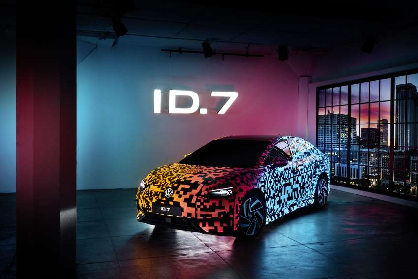 Volkswagen ID.7 debuts with trippy camo at CES – EV sedan with 700 km of range; launch in Q2 this year 1562716