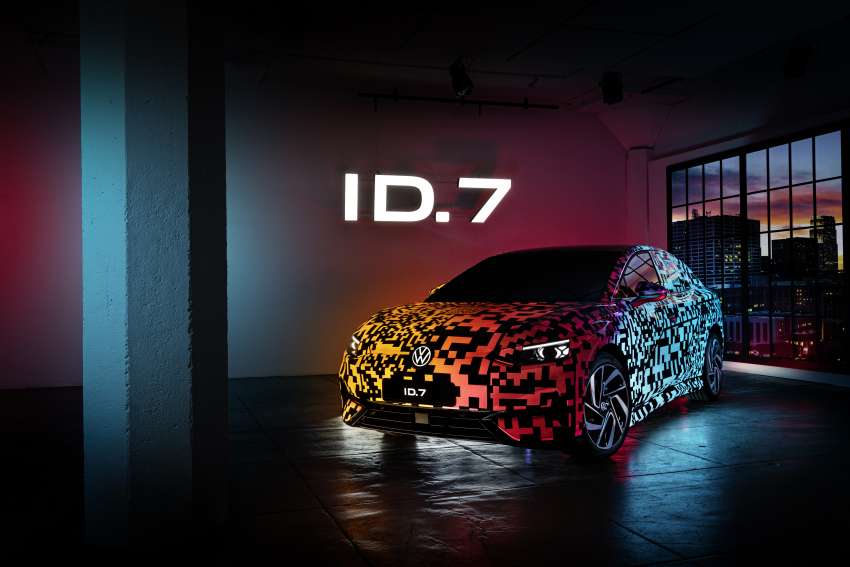 Volkswagen ID.7 debuts with trippy camo at CES – EV sedan with 700 km of range; launch in Q2 this year 1562704