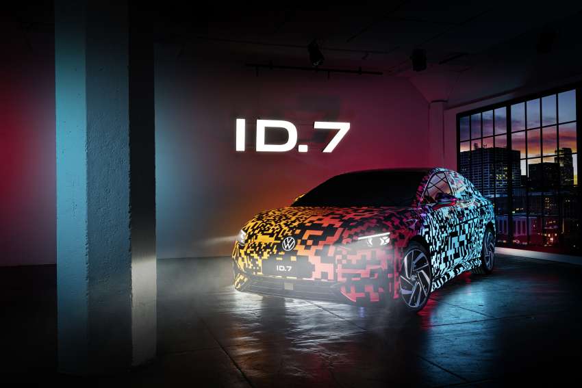 Volkswagen ID.7 debuts with trippy camo at CES – EV sedan with 700 km of range; launch in Q2 this year Image #1562714