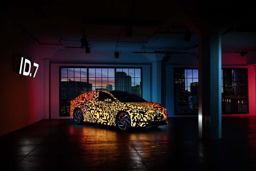 Volkswagen ID.7 debuts with trippy camo at CES – EV sedan with 700 km of range; launch in Q2 this year 1562717