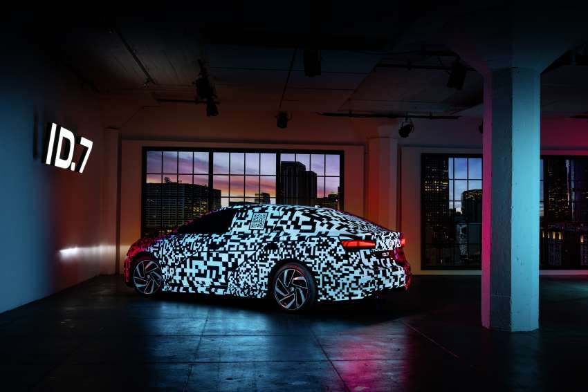 Volkswagen ID.7 debuts with trippy camo at CES – EV sedan with 700 km of range; launch in Q2 this year 1562715