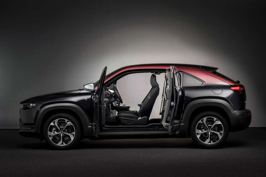 2023 Mazda MX-30 R-EV debuts – PHEV with rotary engine range extender; 85 km EV range; 50L fuel tank 1587851