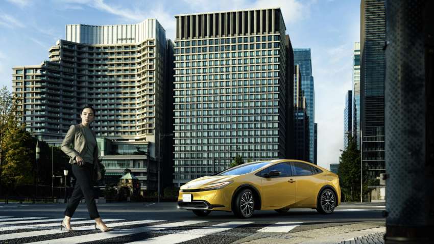 2023 Toyota Prius 1.8 and 2.0 hybrid launched in Japan 1565402