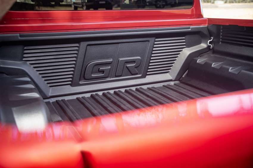 Toyota Hilux GR Sport 2023 Australia diperkenal – lebih berkuasa, lebih lebar, rupa lebih garang! 1563215