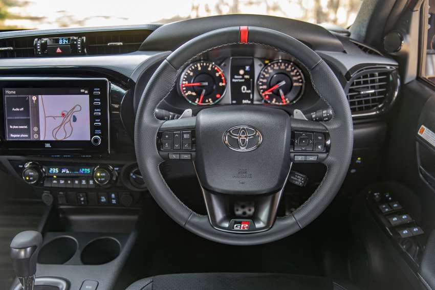 Toyota Hilux GR Sport 2023 Australia diperkenal – lebih berkuasa, lebih lebar, rupa lebih garang! 1563219