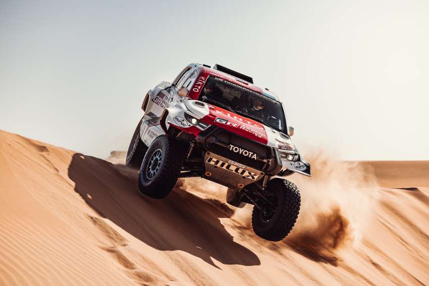 Toyota Hilux juara Rali Dakar dua tahun berturut-turut; Nasser Al-Attiyah rangkul gelaran ke-3 dengan Toyota! Image #1568210