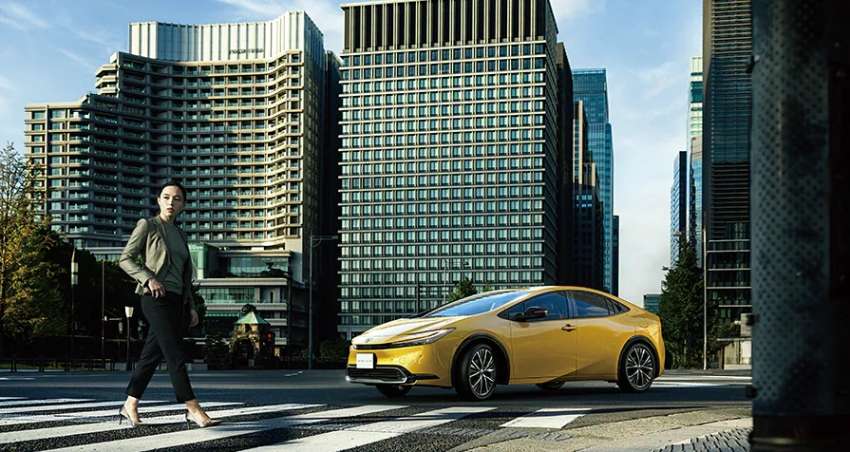 2023 Toyota Prius 1.8 and 2.0 hybrid launched in Japan 1565378
