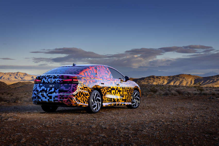 Volkswagen ID.7 debuts with trippy camo at CES – EV sedan with 700 km of range; launch in Q2 this year 1599676