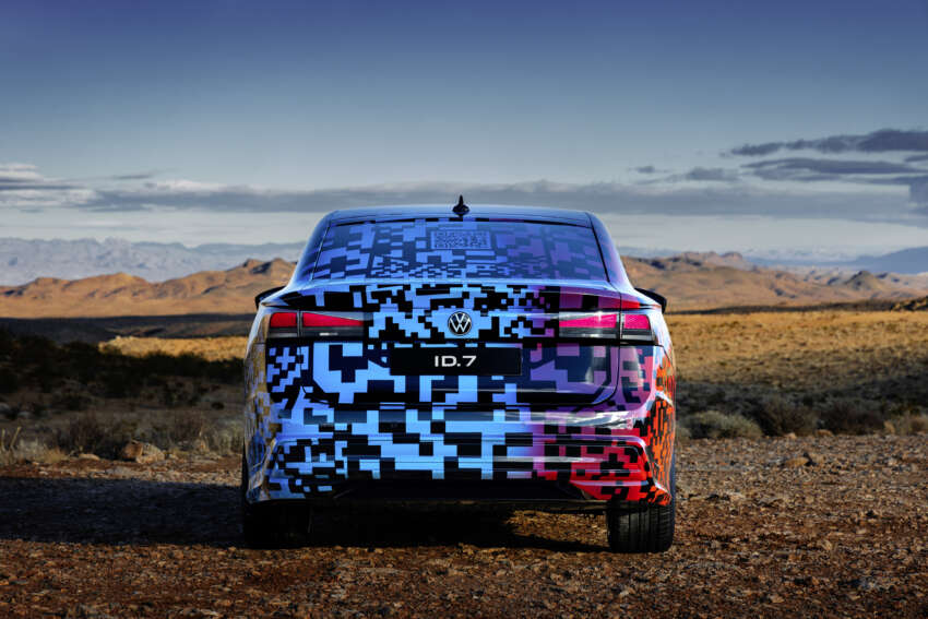 Volkswagen ID.7 debuts with trippy camo at CES – EV sedan with 700 km of range; launch in Q2 this year 1599677