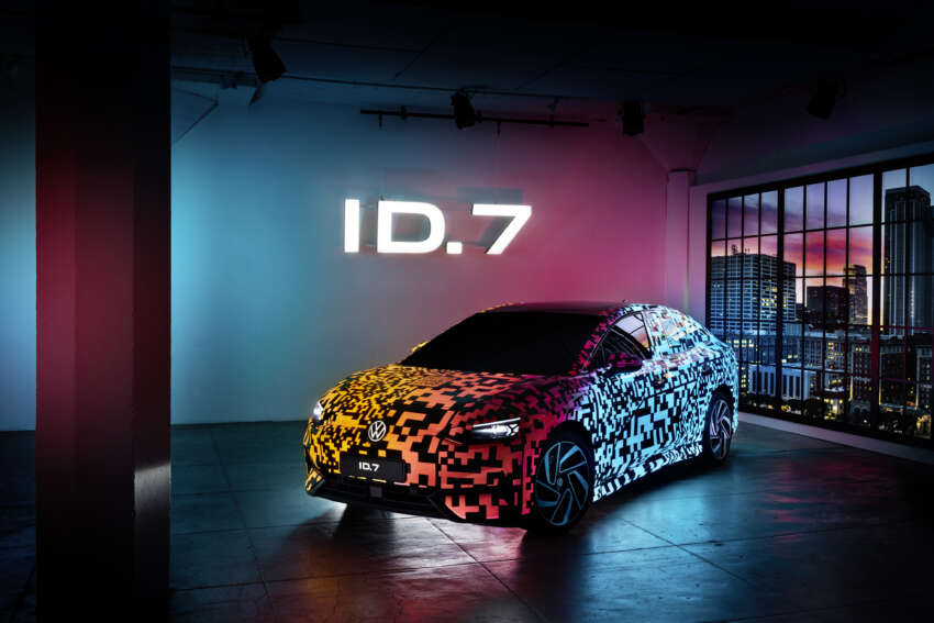 Volkswagen ID.7 debuts with trippy camo at CES – EV sedan with 700 km of range; launch in Q2 this year 1599661