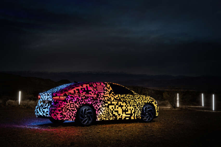 Volkswagen ID.7 debuts with trippy camo at CES – EV sedan with 700 km of range; launch in Q2 this year 1599686