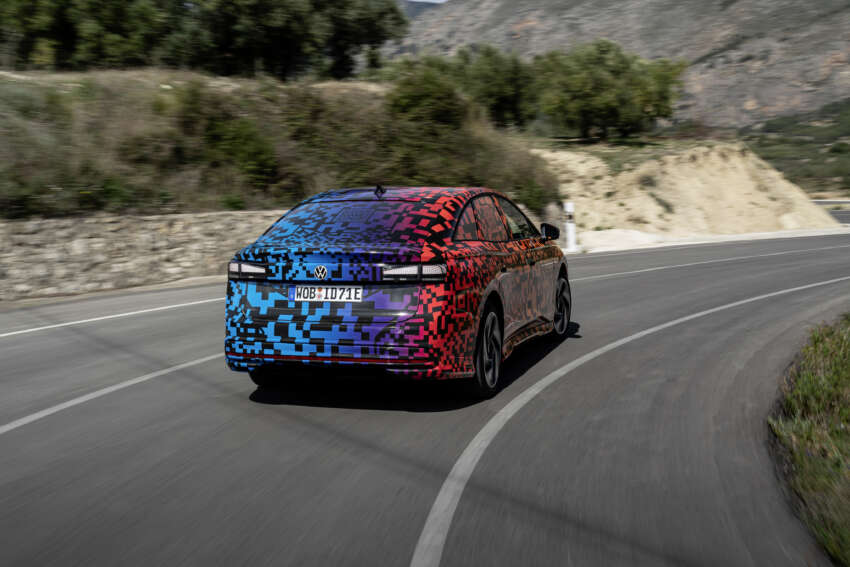 Volkswagen ID.7 debuts with trippy camo at CES – EV sedan with 700 km of range; launch in Q2 this year 1599700