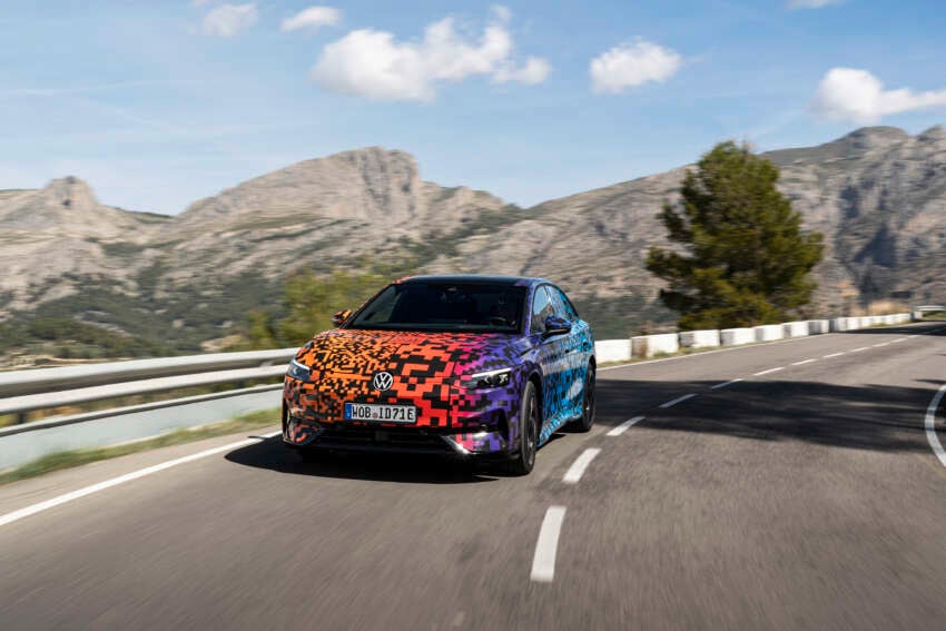 Volkswagen ID.7 debuts with trippy camo at CES – EV sedan with 700 km of range; launch in Q2 this year 1599706