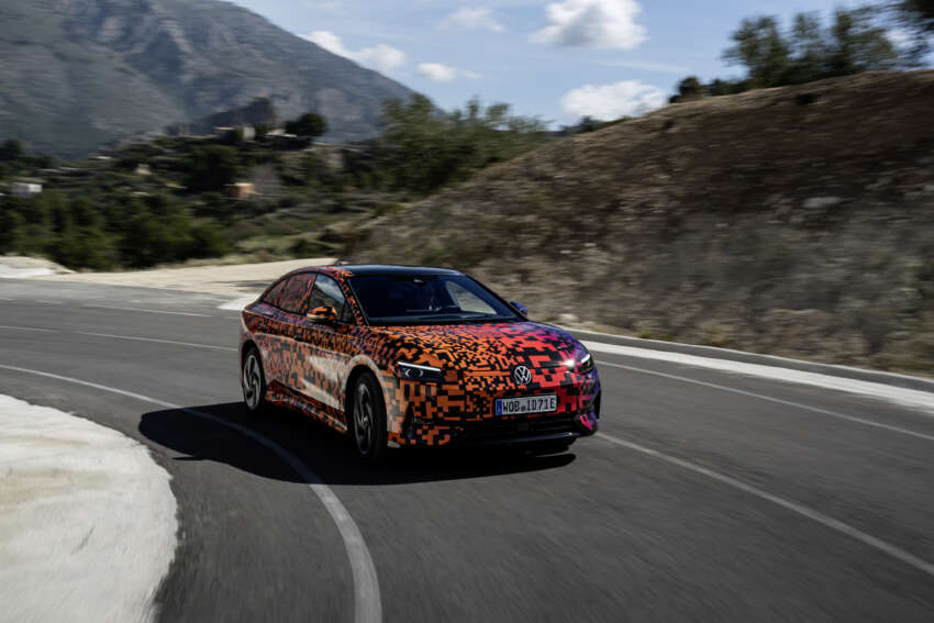 Volkswagen ID.7 debuts with trippy camo at CES – EV sedan with 700 km of range; launch in Q2 this year 1599707