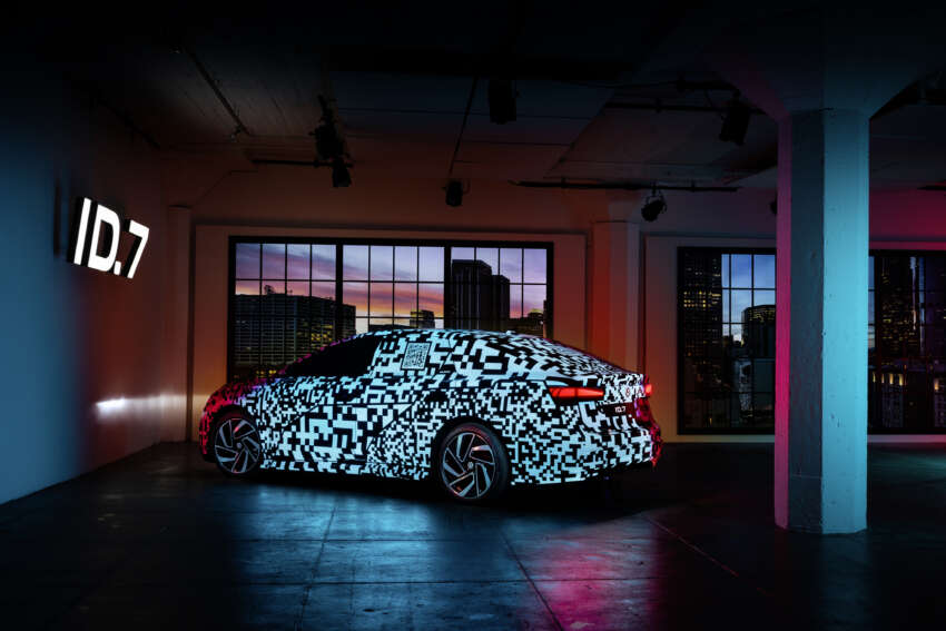Volkswagen ID.7 debuts with trippy camo at CES – EV sedan with 700 km of range; launch in Q2 this year 1599665