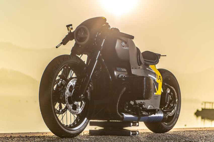 BMW Motorrad R18 “Iron Annie” inspired by Ju 52 1579747