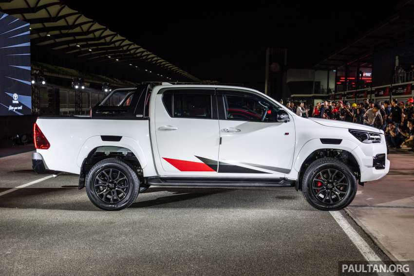 2023 Toyota Hilux GR Sport in Malaysia – monotube dampers, sportier bodykit; same 204 PS 2.8L 1578264