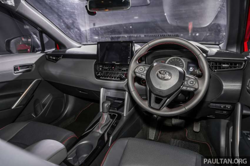 Toyota Corolla Cross 1.8 GR Sport 2023 dilancar — dari varian 1.8V, suspensi keras, imej garang, RM142k 1578698