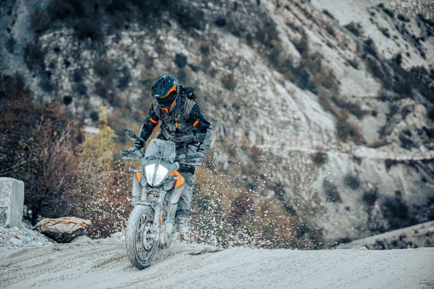 KTM 390 Adventure 2023 dapat versi rim spoked 1571717