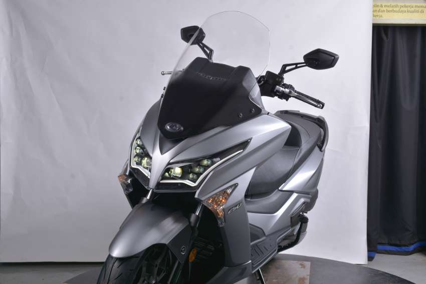 Modenas Elegan 250 EX terima enjin 249 cc Euro 4, lampu utama projector rekaan baru, RM16,997 1573744