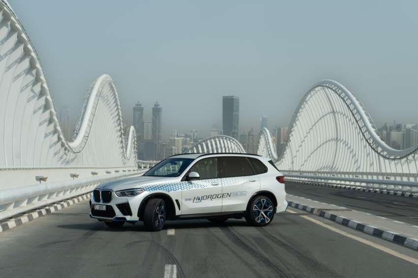 BMW iX5 Hydrogen has 401 hp power, 504 km range 1665464