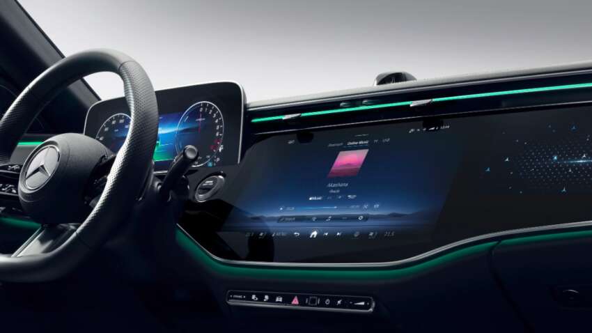 Mercedes-Benz E-Class W214 dapat sistem MBUX Superscreen – TikTok, Zoom, kamera selfie tersedia 1580665